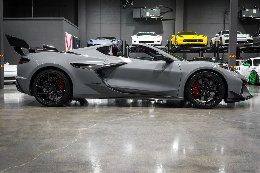 2025 Chevrolet Corvette C8 Z06 - Image 6 of 31