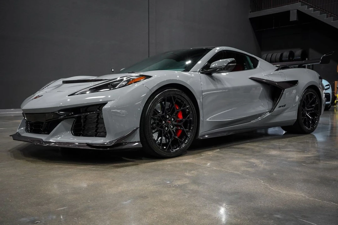 2025 Chevrolet Corvette C8 Z06 - Image 25 of 31