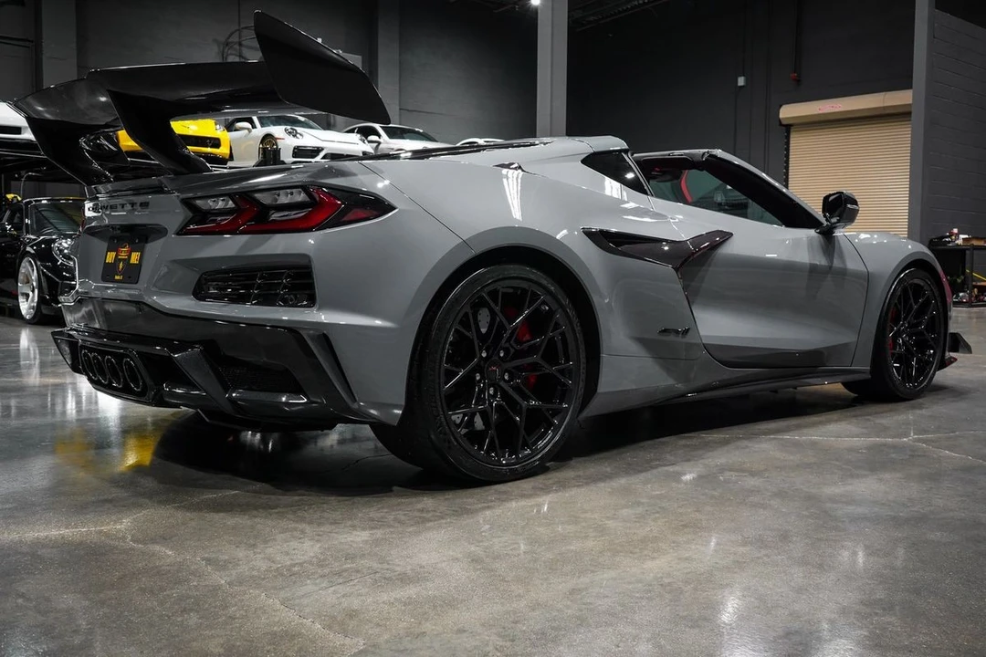 2025 Chevrolet Corvette C8 Z06 - Image 5 of 31