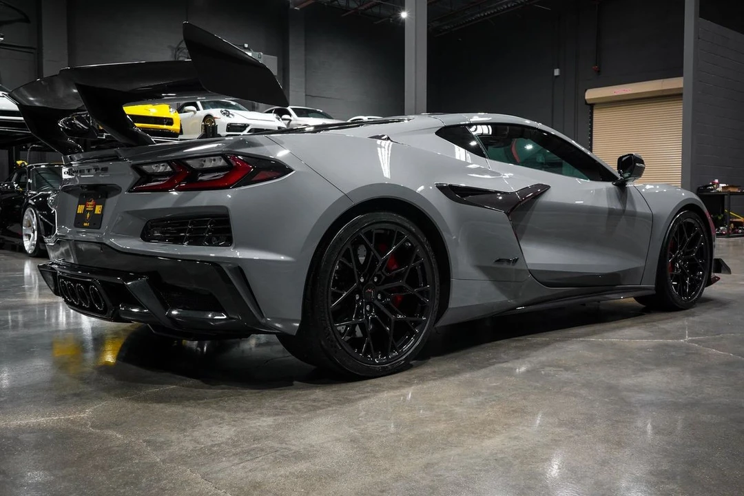 2025 Chevrolet Corvette C8 Z06 - Image 22 of 31