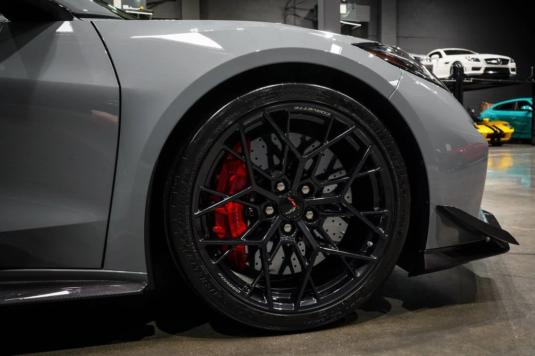 2025 Chevrolet Corvette C8 Z06 - Image 15 of 31