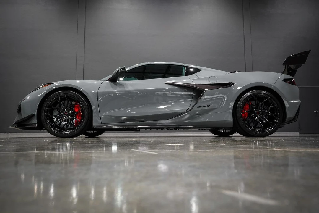 2025 Chevrolet Corvette C8 Z06 - Image 19 of 31