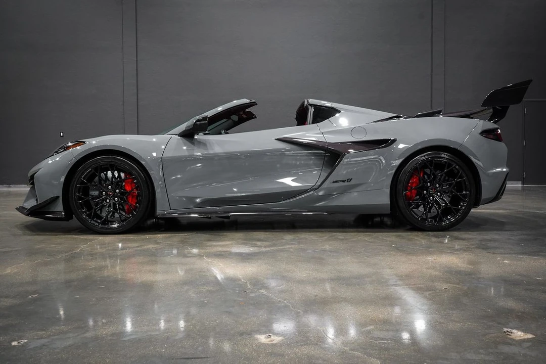 2025 Chevrolet Corvette C8 Z06 - Image 2 of 31