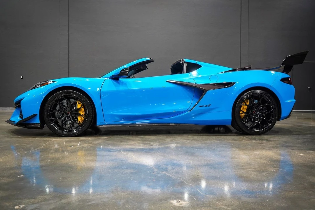 2025 Chevrolet Corvette C8 Z06 - Image 2 of 21