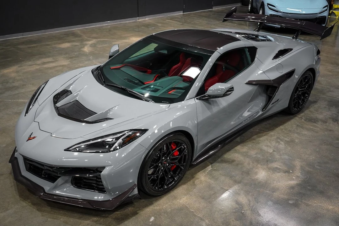 2025 Chevrolet Corvette C8 ZR1 - Image 29 of 31