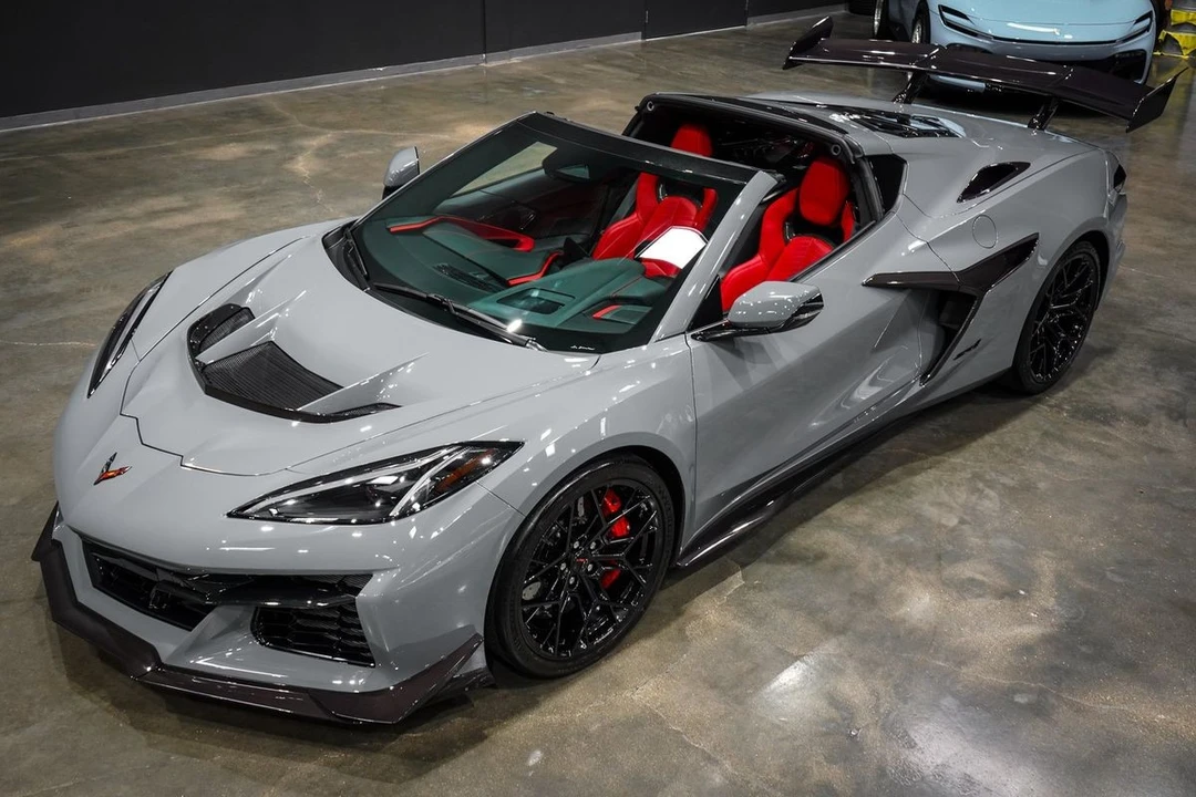 2025 Chevrolet Corvette C8 ZR1 - Image 30 of 31