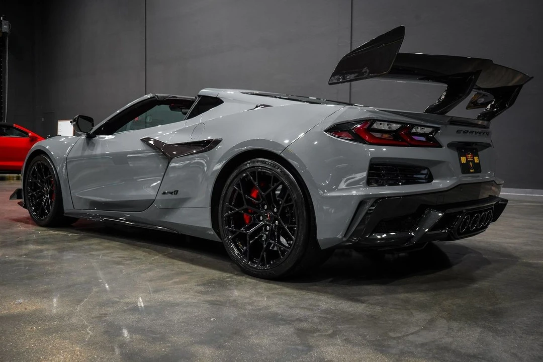2025 Chevrolet Corvette C8 ZR1 - Image 3 of 31