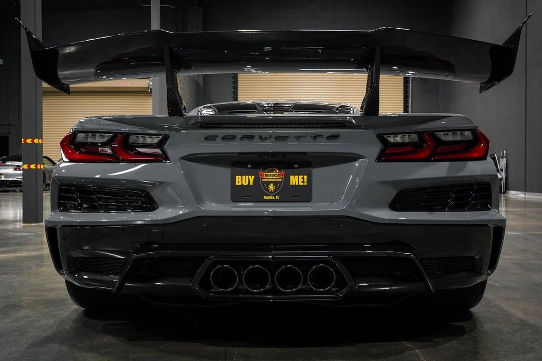 2025 Chevrolet Corvette C8 ZR1 - Image 4 of 31