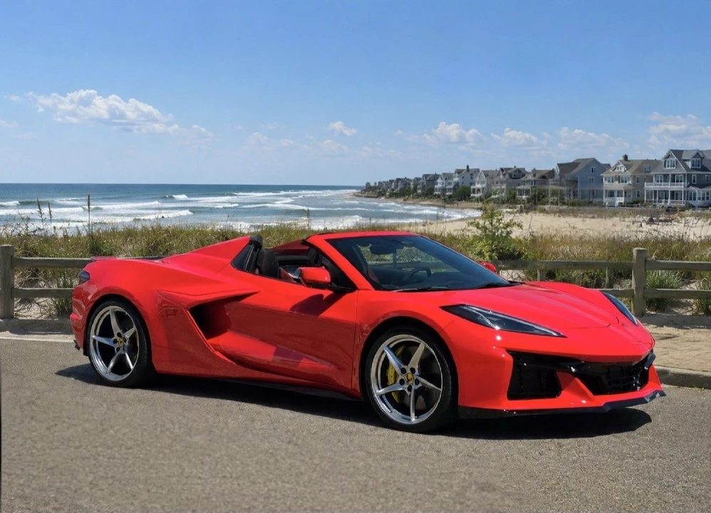 2025 Chevrolet Corvette C8 E-Ray - Image 2 of 13