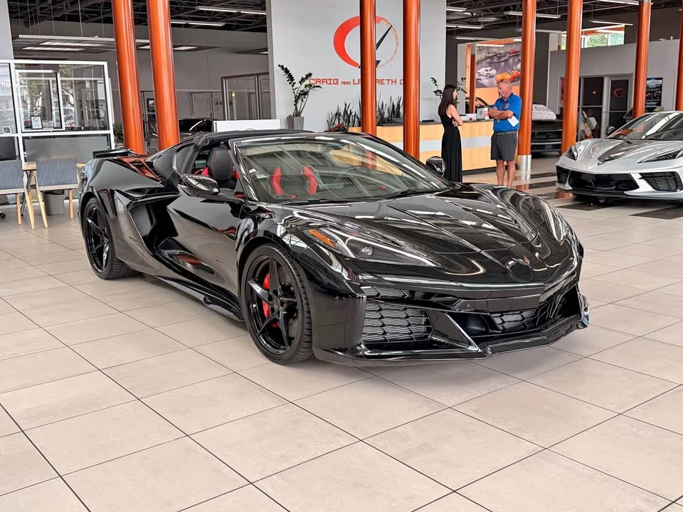 2025 Chevrolet Corvette C8 E-Ray - Image 1 of 5