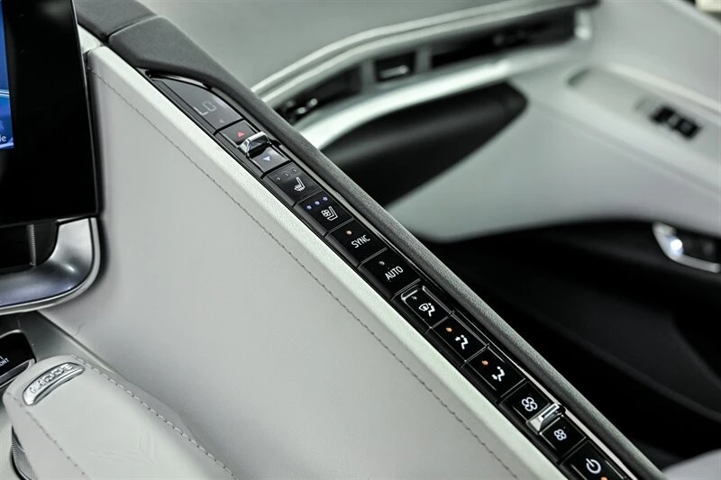 2025 Chevrolet Corvette C8 E-Ray - Image 27 of 30