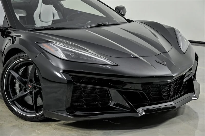 2025 Chevrolet Corvette C8 E-Ray - Image 2 of 30