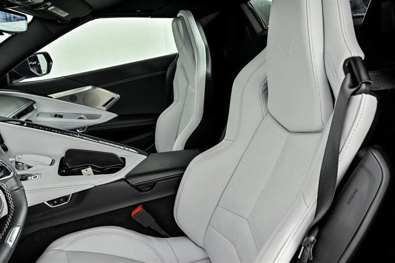 2025 Chevrolet Corvette C8 E-Ray - Image 18 of 30