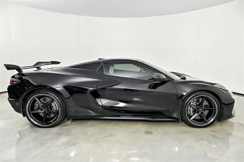 2025 Chevrolet Corvette C8 E-Ray - Image 12 of 30