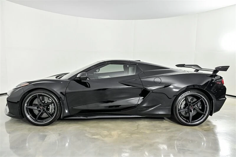 2025 Chevrolet Corvette C8 E-Ray - Image 11 of 30