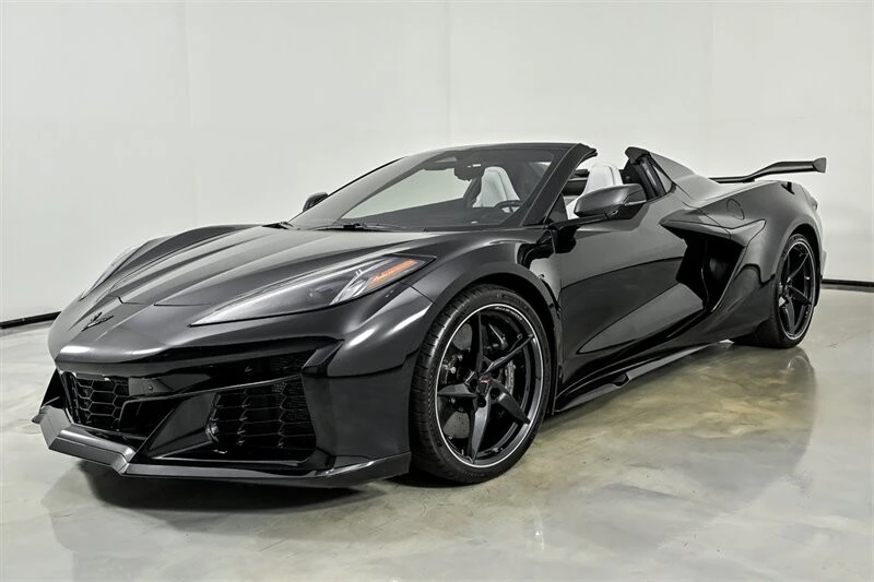 2025 Chevrolet Corvette C8 E-Ray - Image 5 of 30