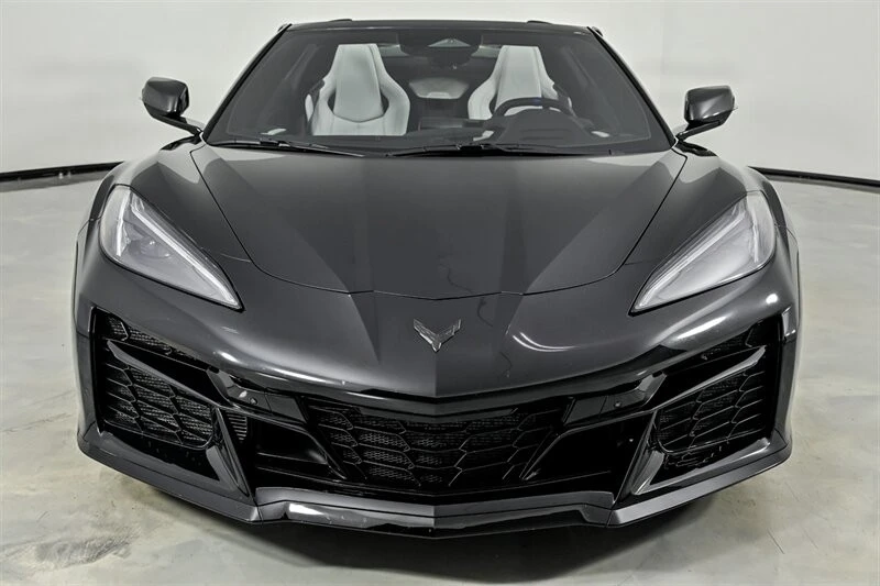 2025 Chevrolet Corvette C8 E-Ray - Image 4 of 30