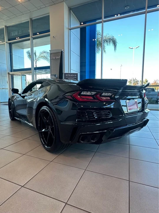 2025 Chevrolet Corvette C8 E-Ray - Image 6 of 11
