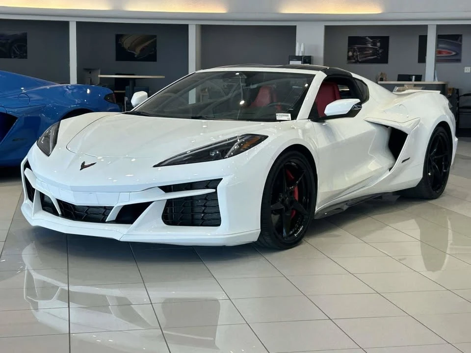 2025 Chevrolet Corvette C8 E-Ray - Image 3 of 20