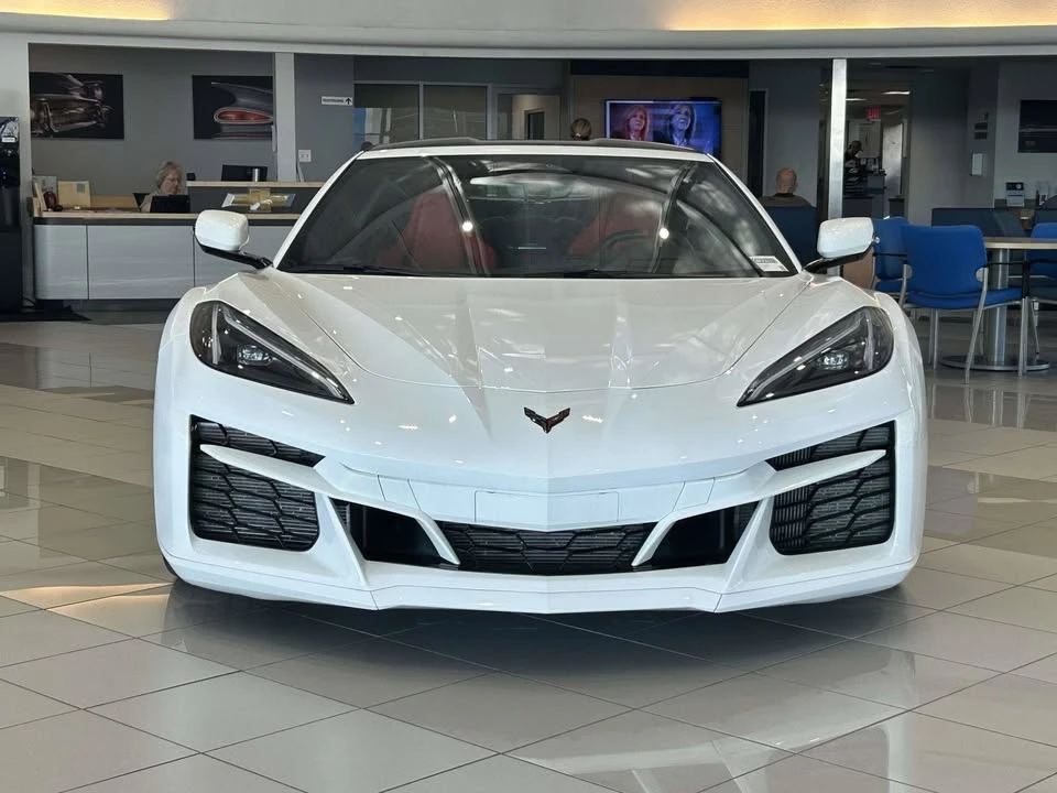 2025 Chevrolet Corvette C8 E-Ray - Image 12 of 20