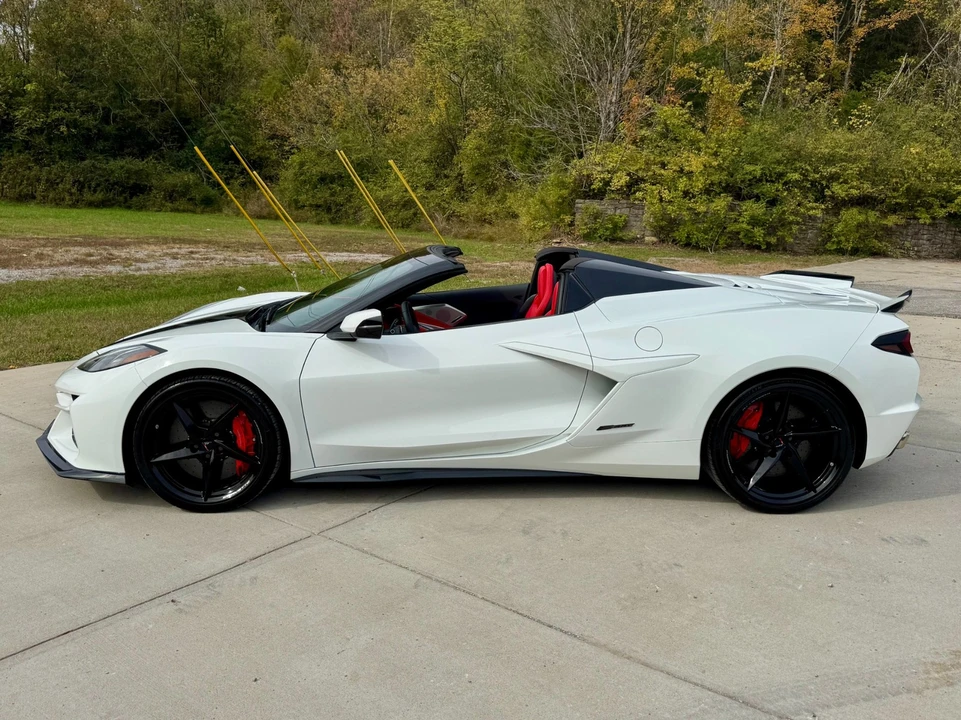 2025 Chevrolet Corvette C8 - Image 8 of 12