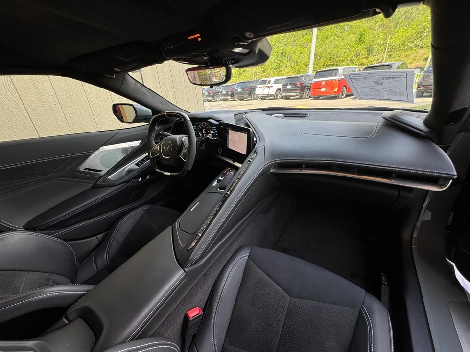 2025 Chevrolet Corvette C8 E-Ray - Image 28 of 31