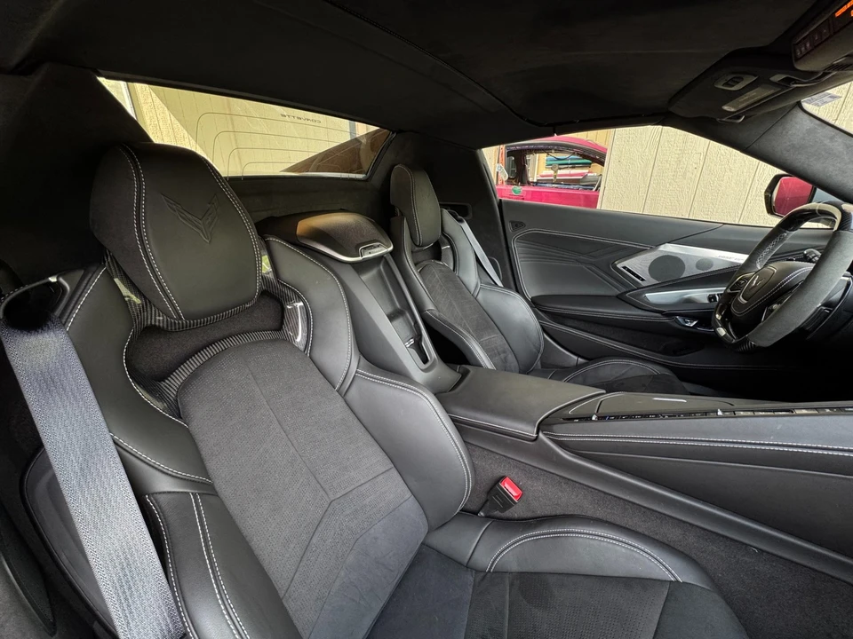 2025 Chevrolet Corvette C8 E-Ray - Image 29 of 31