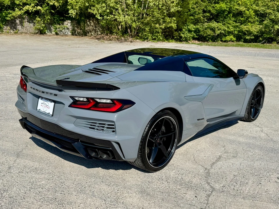 2025 Chevrolet Corvette C8 E-Ray - Image 3 of 31