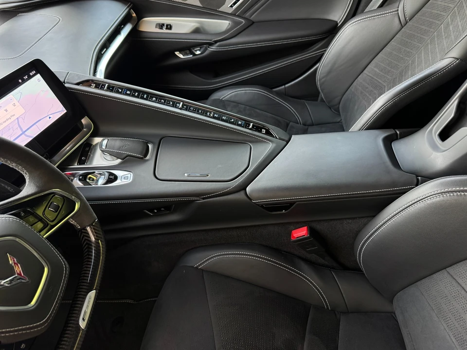 2025 Chevrolet Corvette C8 E-Ray - Image 21 of 31