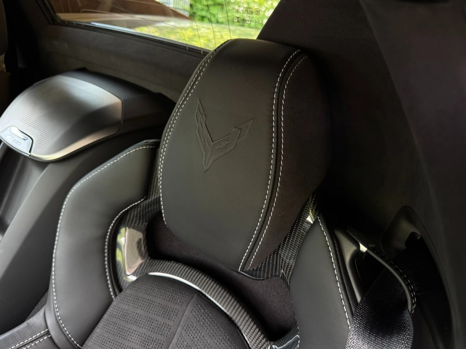 2025 Chevrolet Corvette C8 E-Ray - Image 25 of 31