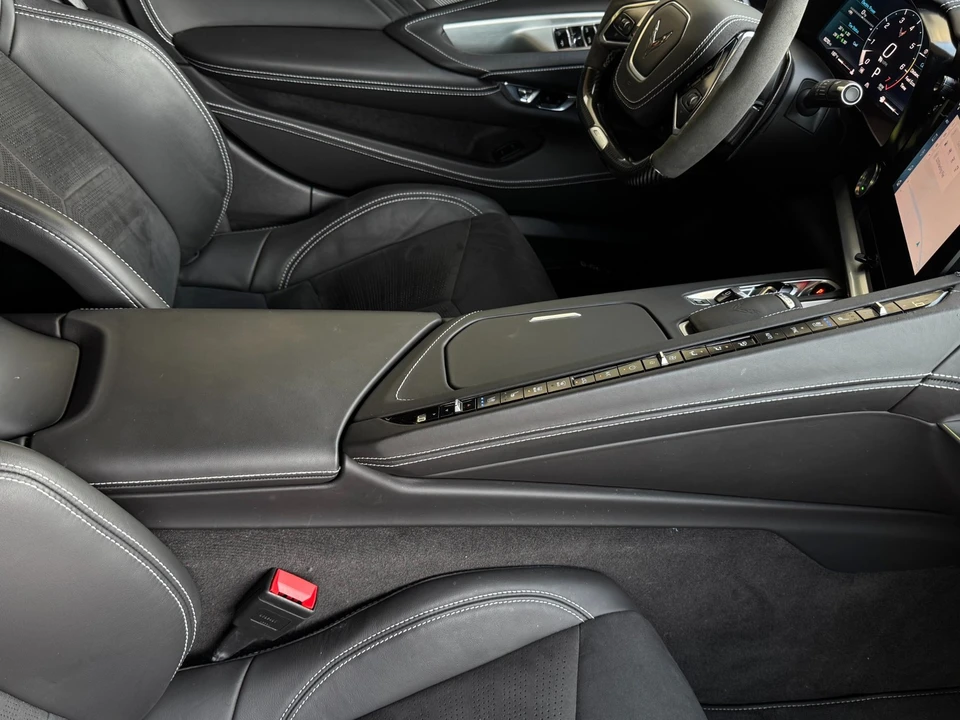 2025 Chevrolet Corvette C8 E-Ray - Image 30 of 31