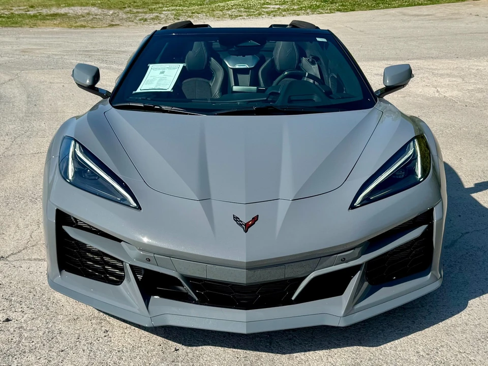 2025 Chevrolet Corvette C8 E-Ray - Image 12 of 31