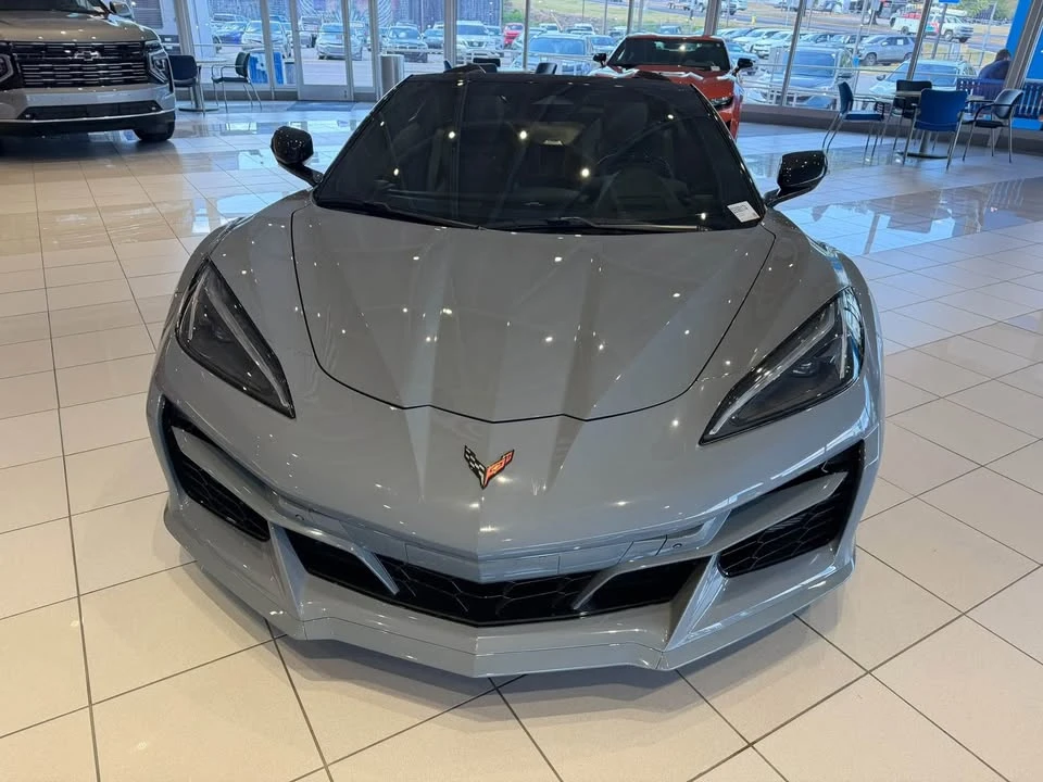 2025 Chevrolet Corvette C8 E-Ray - Image 20 of 20