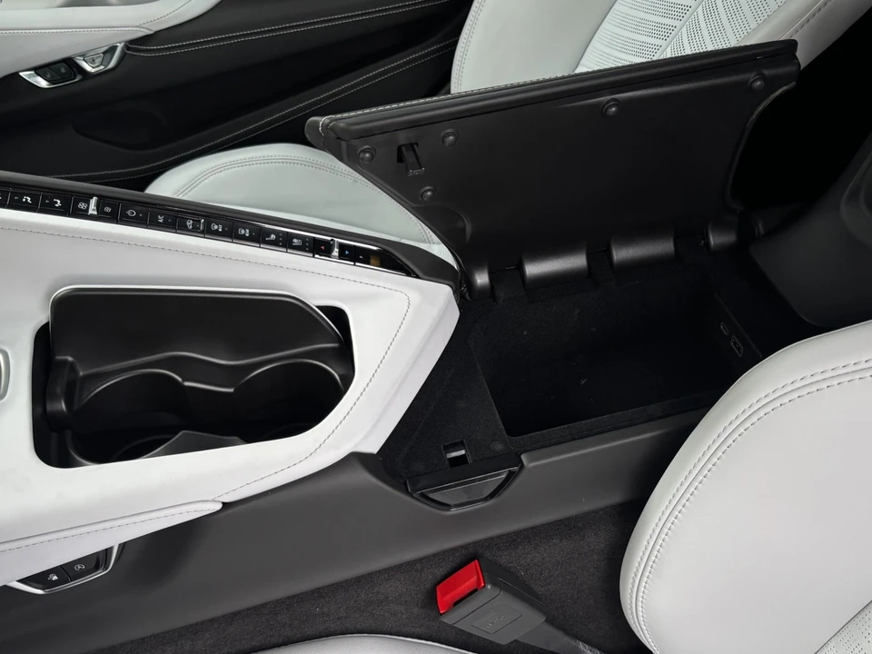 2025 Chevrolet Corvette C8 E-Ray - Image 15 of 31