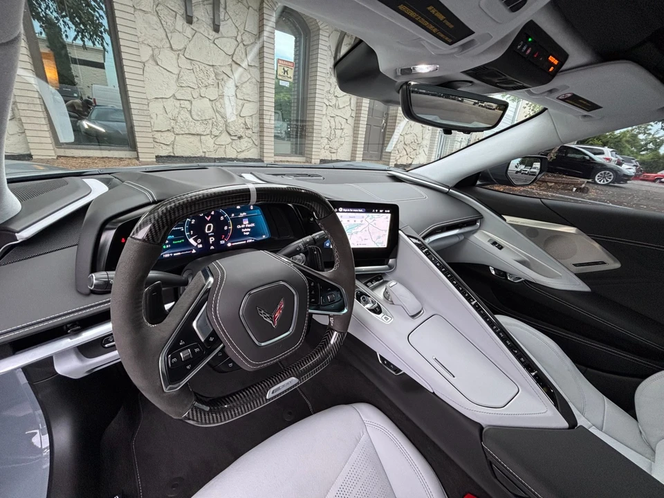 2025 Chevrolet Corvette C8 E-Ray - Image 11 of 31