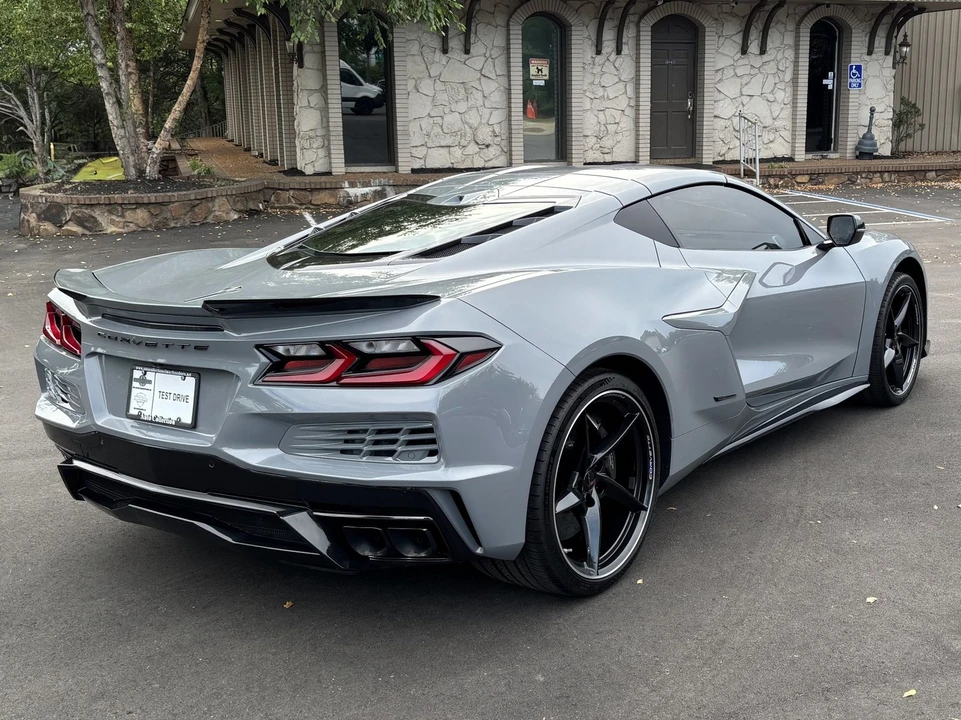 2025 Chevrolet Corvette C8 E-Ray - Image 3 of 31