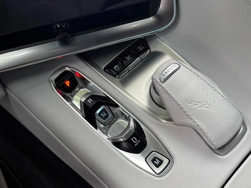 2025 Chevrolet Corvette C8 E-Ray - Image 22 of 31