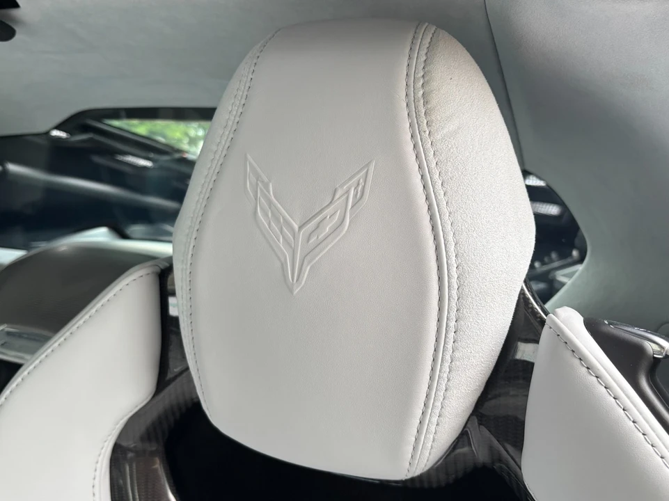 2025 Chevrolet Corvette C8 E-Ray - Image 13 of 31