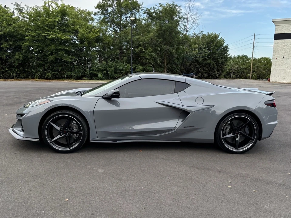 2025 Chevrolet Corvette C8 E-Ray - Image 7 of 31