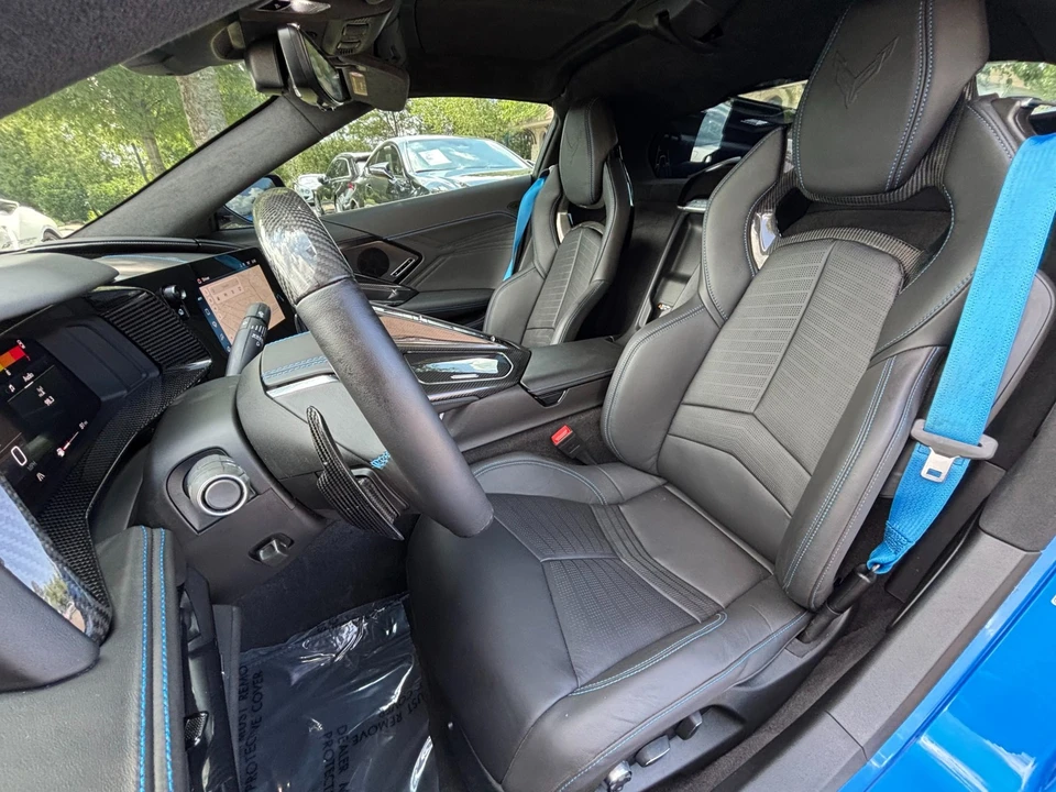 2025 Chevrolet Corvette C8 E-Ray - Image 12 of 31