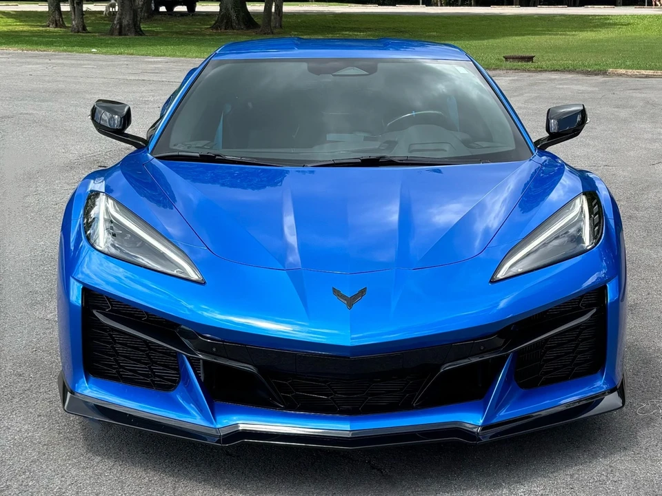 2025 Chevrolet Corvette C8 E-Ray - Image 5 of 31