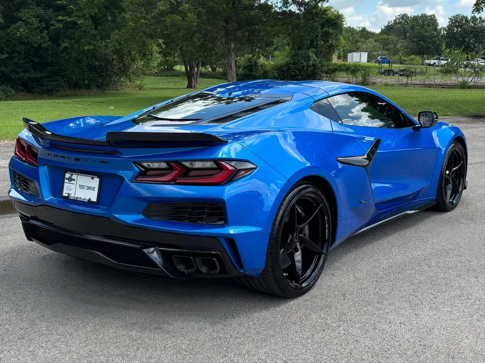 2025 Chevrolet Corvette C8 E-Ray - Image 3 of 31