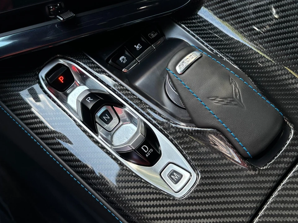 2025 Chevrolet Corvette C8 E-Ray - Image 22 of 31