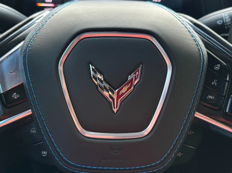 2025 Chevrolet Corvette C8 E-Ray - Image 26 of 31