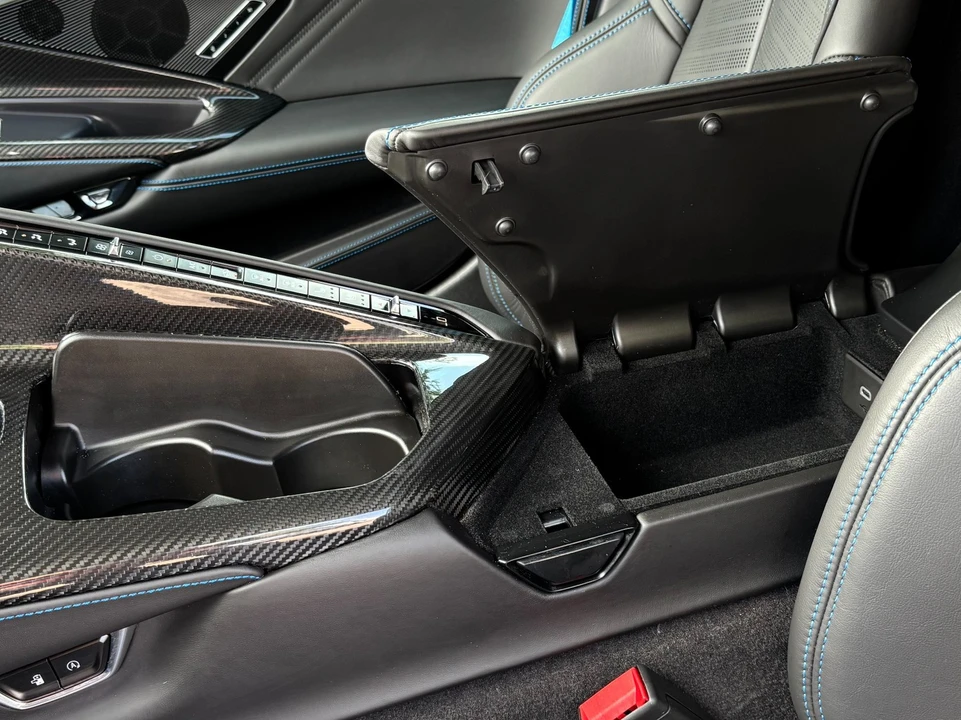 2025 Chevrolet Corvette C8 E-Ray - Image 20 of 31