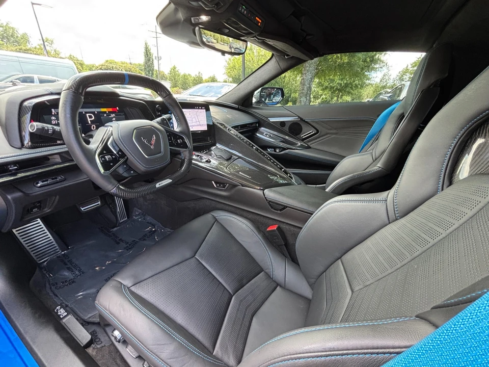 2025 Chevrolet Corvette C8 E-Ray - Image 10 of 31