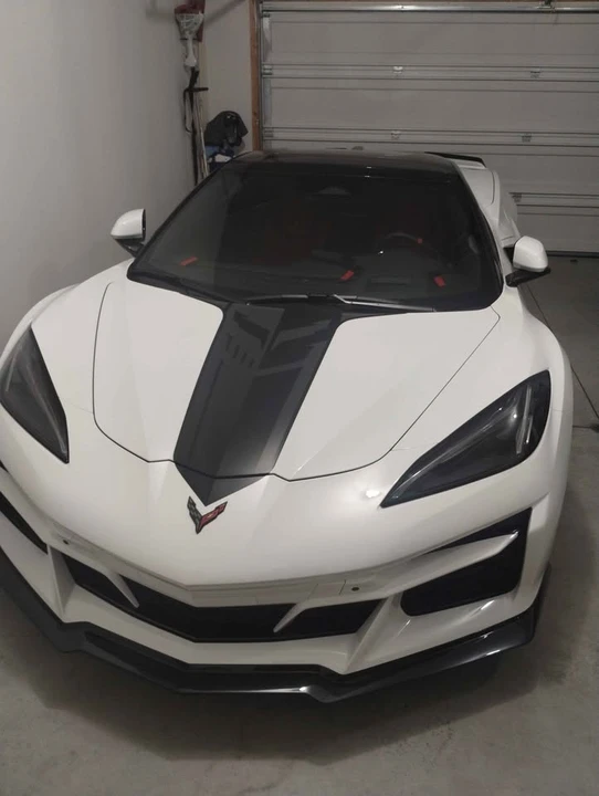 2025 Chevrolet Corvette C8 E-Ray - Image 6 of 12