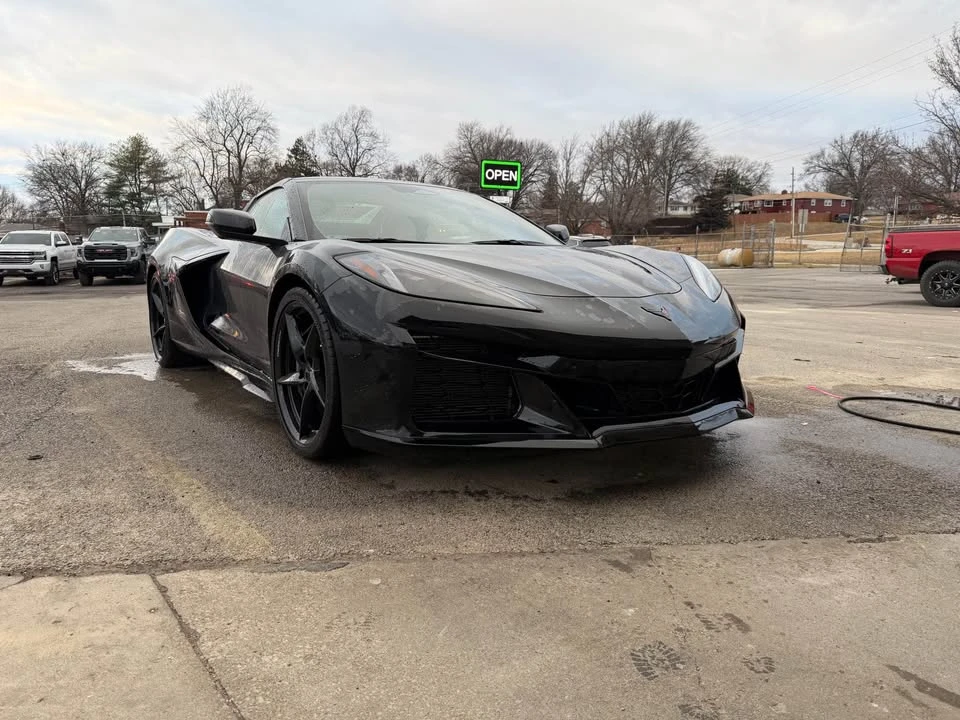 2025 Chevrolet Corvette C8 E-Ray - Image 4 of 15