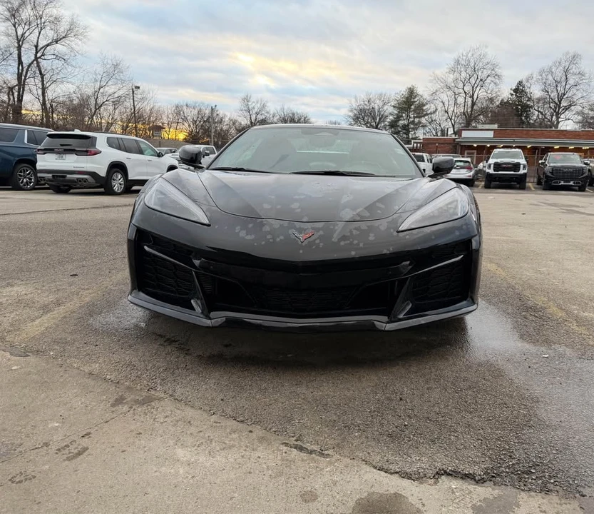 2025 Chevrolet Corvette C8 E-Ray - Image 5 of 15
