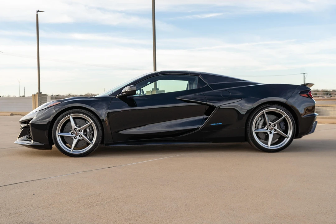 2025 Chevrolet Corvette C8 - Image 7 of 31